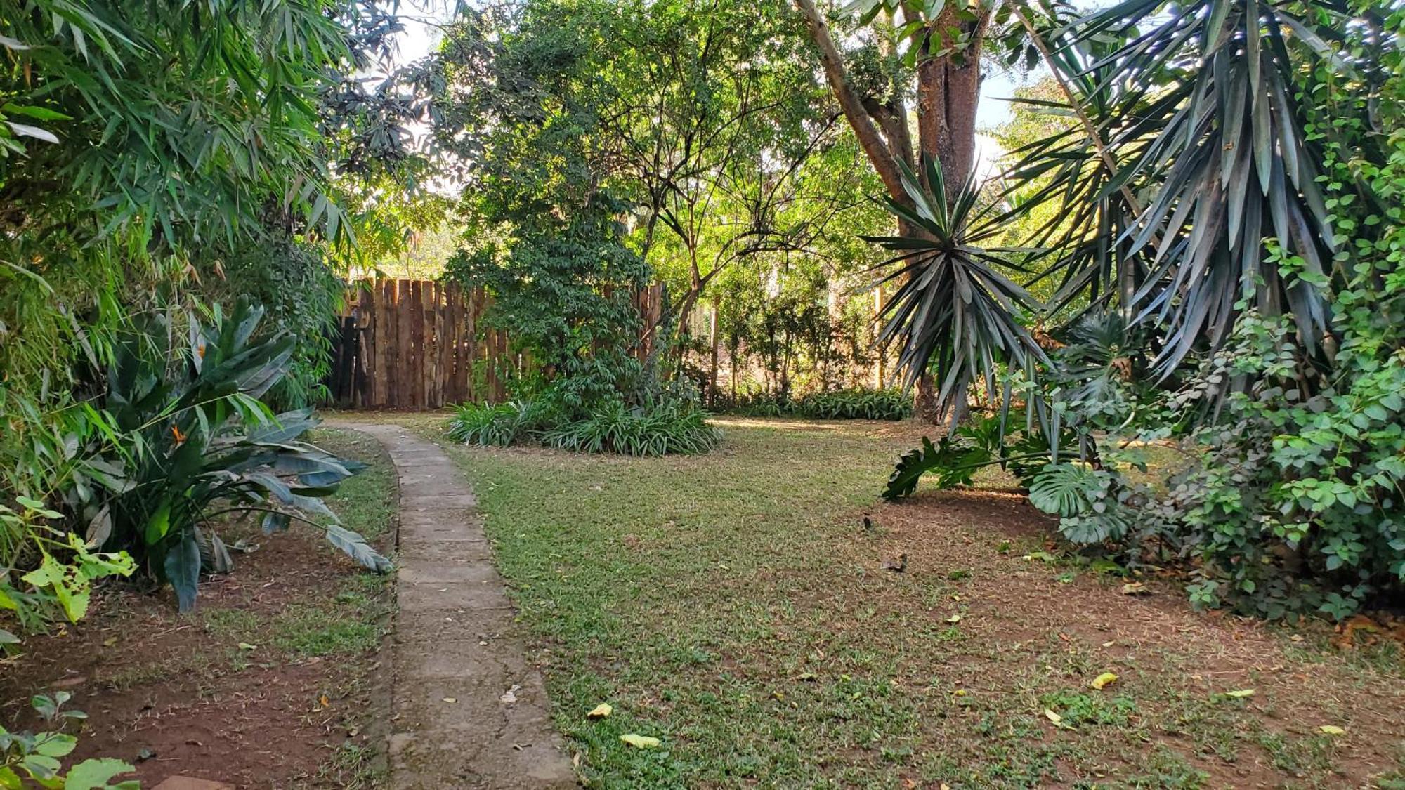 Mad Vervet Nairobi Backpackers Hostel Exteriör bild